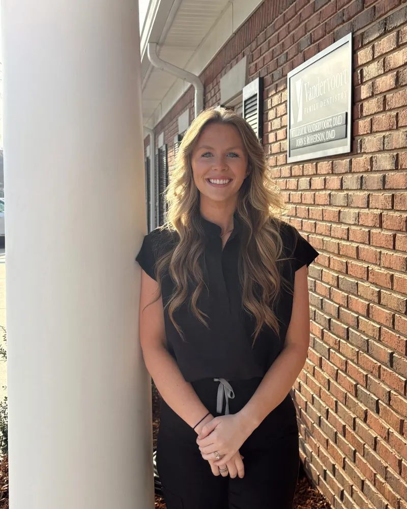 Ansley Hobbs, Dental Assistant