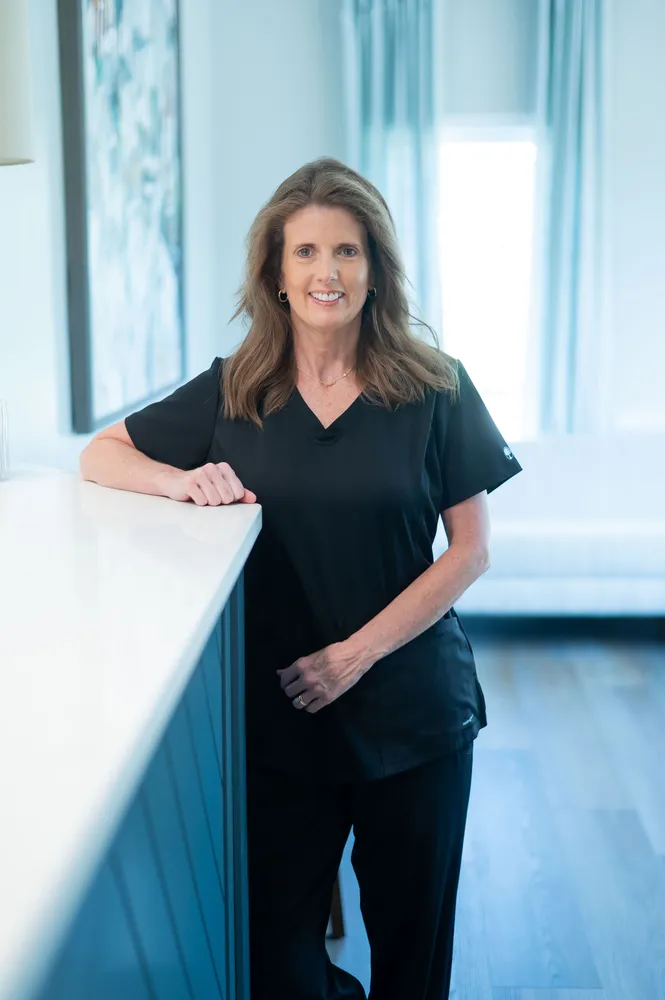 Michelle Cunningham, Office Manager